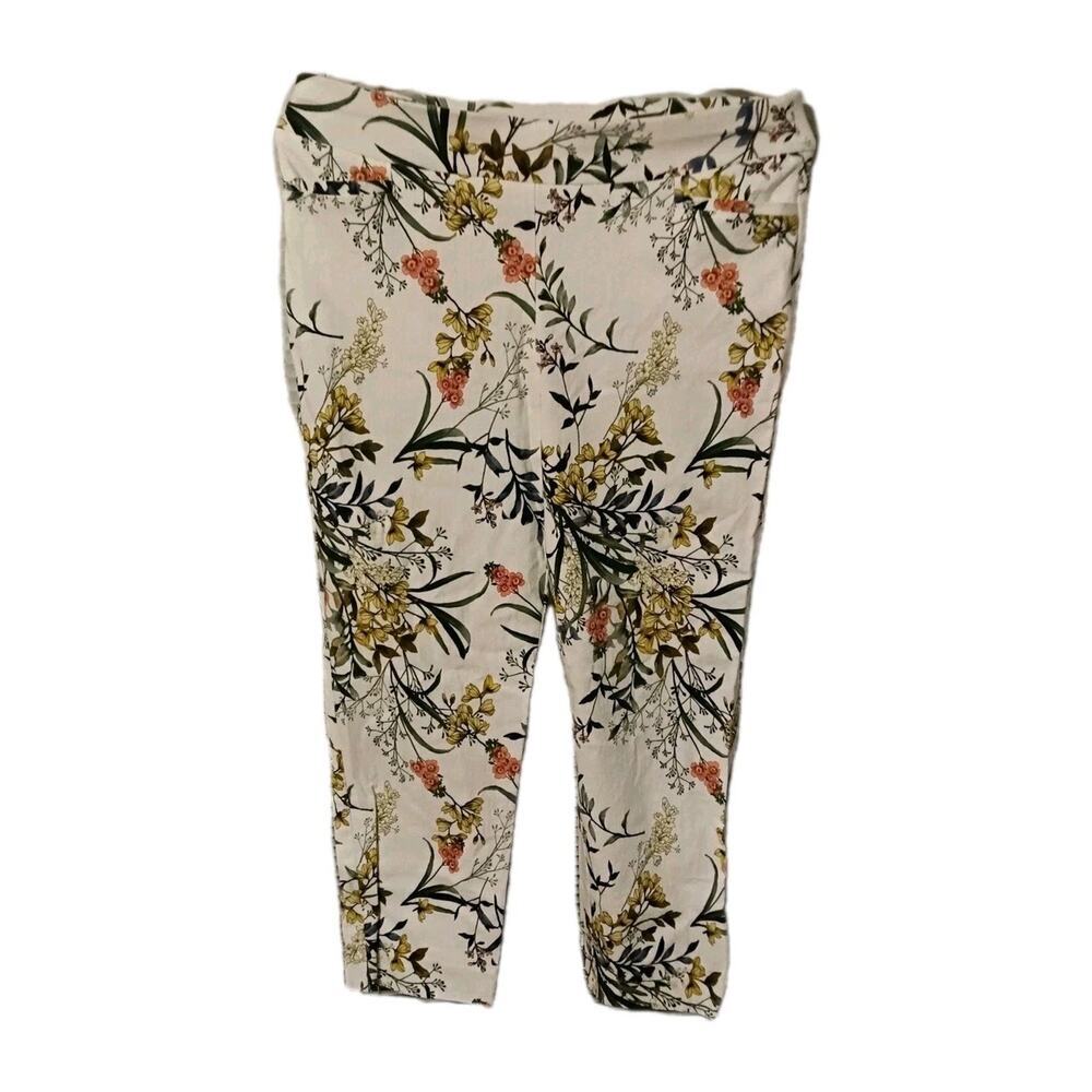 Chicos Floral Capri Pants Sz. 10 Fairy Cottage Core